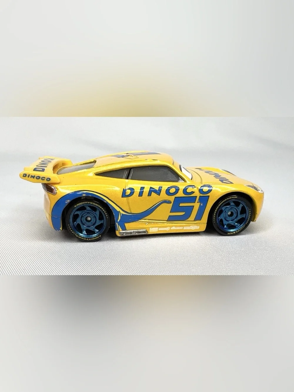 Disney Pixar Cars Dinoco 51  Cruz Ramirez Yellow Die-cast 1:55